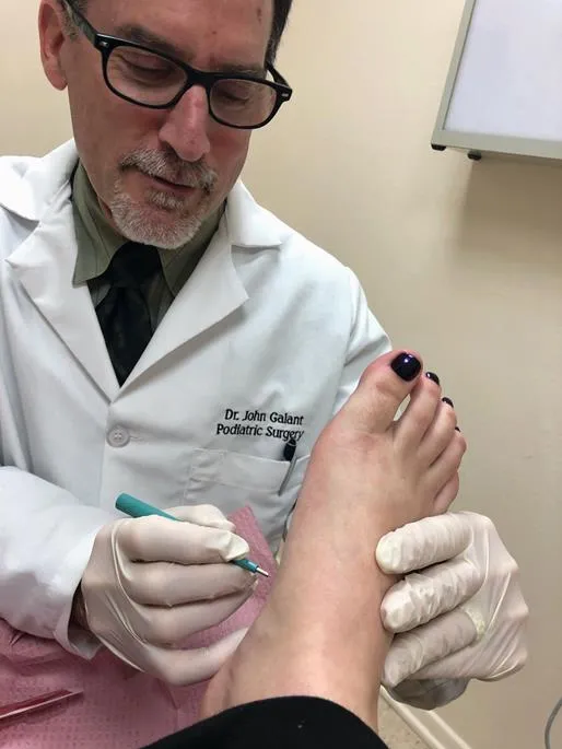 Dr. Galant treating a patient in his Tenafly office