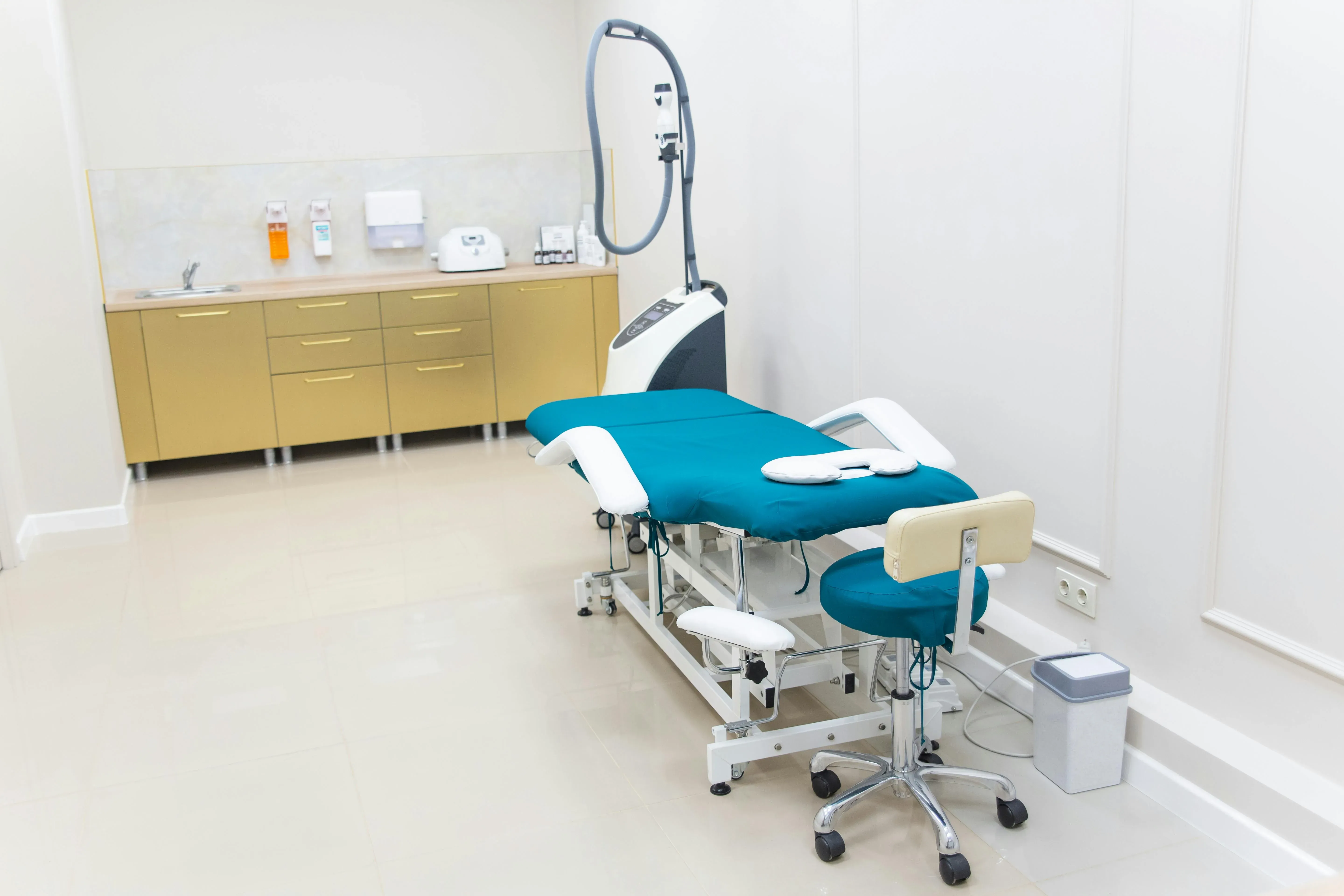 A treatment room at John M. Galant, D.P.M. in Tenafly